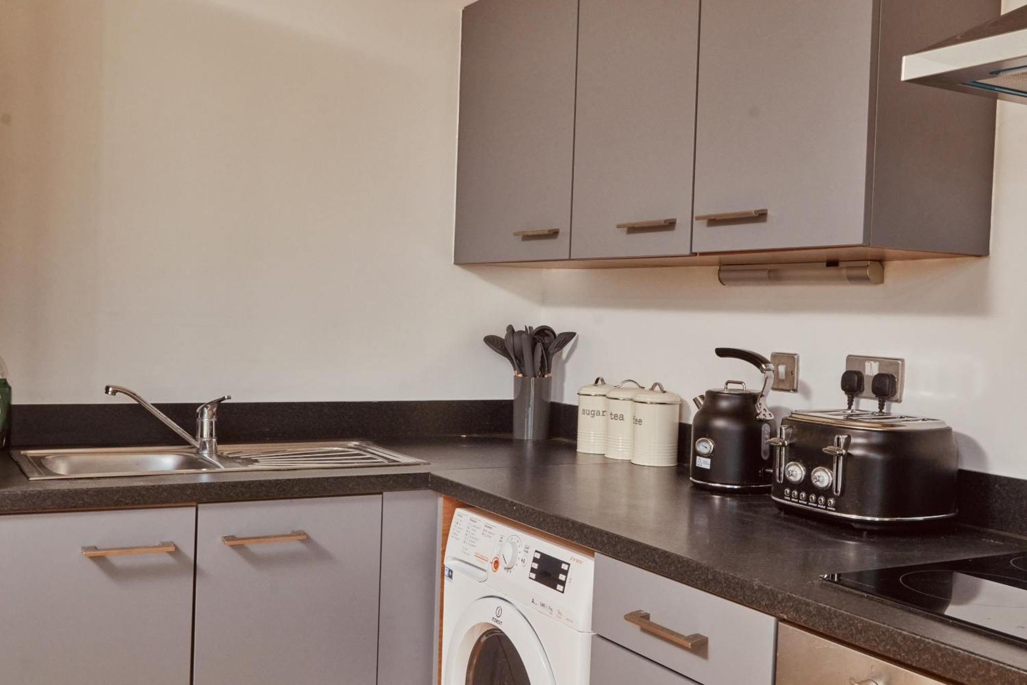 Central Leeds Dock Apt, Free Secure Parking! 2 Bed Exterior photo