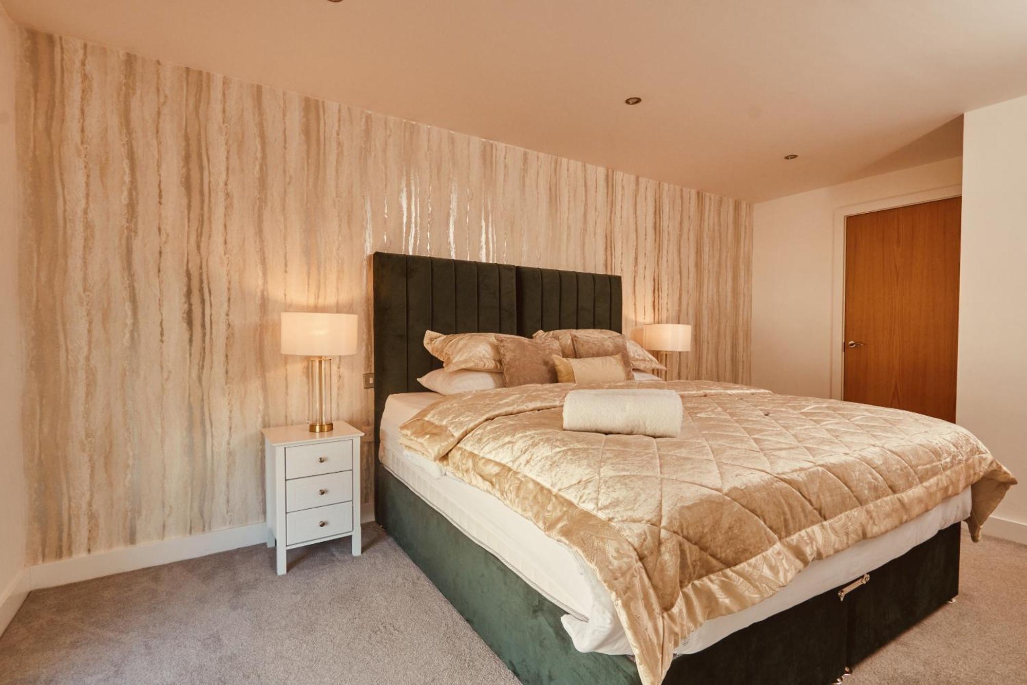 Central Leeds Dock Apt, Free Secure Parking! 2 Bed Exterior photo